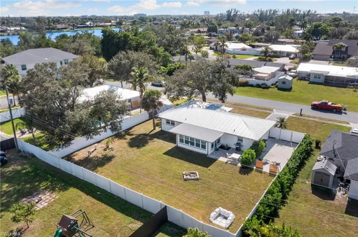 1035  El Valle  AVE, Fort Myers, FL 33919