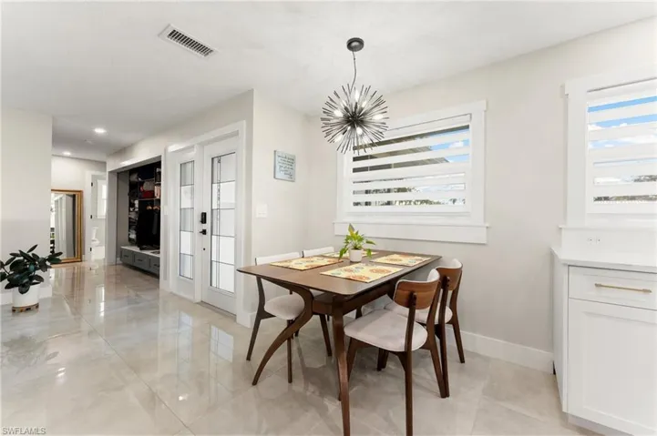 1035  El Valle  AVE, Fort Myers, FL 33919