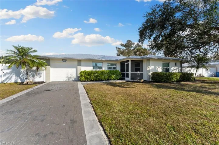 1035  El Valle  AVE, Fort Myers, FL 33919