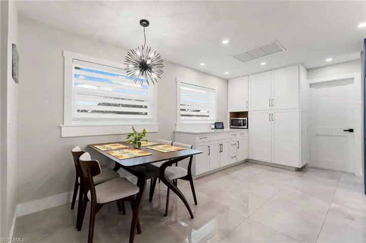 1035  El Valle  AVE, Fort Myers, FL 33919