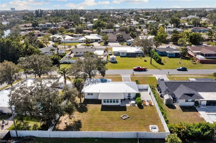 1035  El Valle  AVE, Fort Myers, FL 33919