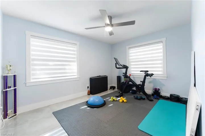 1035  El Valle  AVE, Fort Myers, FL 33919