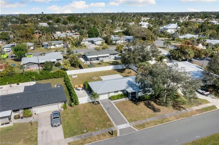 1035  El Valle  AVE, Fort Myers, FL 33919