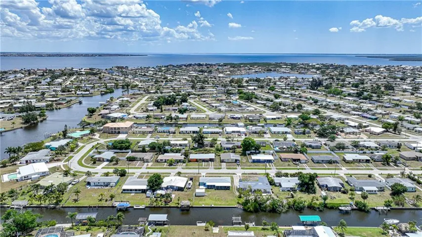 521  Sharon  CIR, Port Charlotte, FL 33952