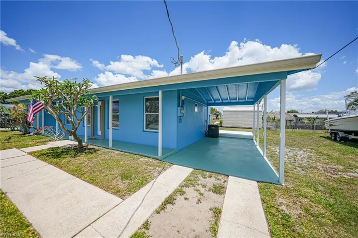 521  Sharon  CIR, Port Charlotte, FL 33952