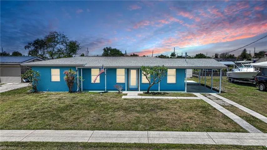 521  Sharon  CIR, Port Charlotte, FL 33952