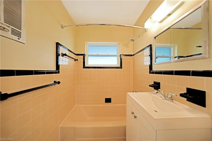 521  Sharon  CIR, Port Charlotte, FL 33952