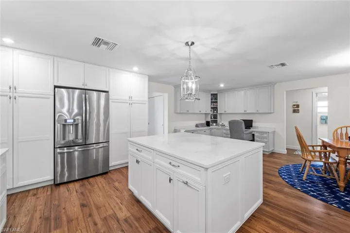 1451  Tanglewood  PKWY, Fort Myers, FL 33919