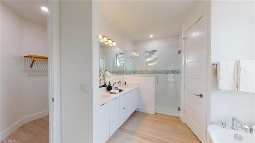 4020 NW 22nd  TER, CAPE CORAL, FL 33993