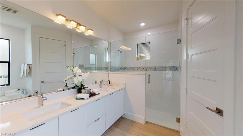 4020 NW 22nd  TER, CAPE CORAL, FL 33993