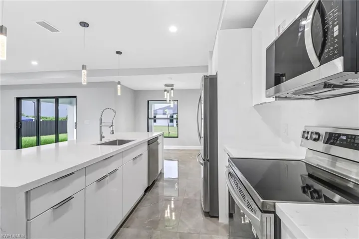 4029 Nw 36th Pl, Cape Coral Fl 33993