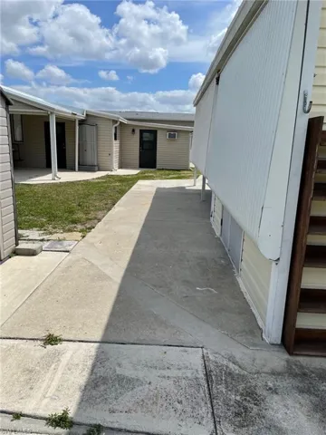 View of home's exterior