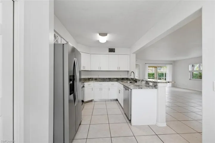 Breakfast Bar overlooking the Living Room