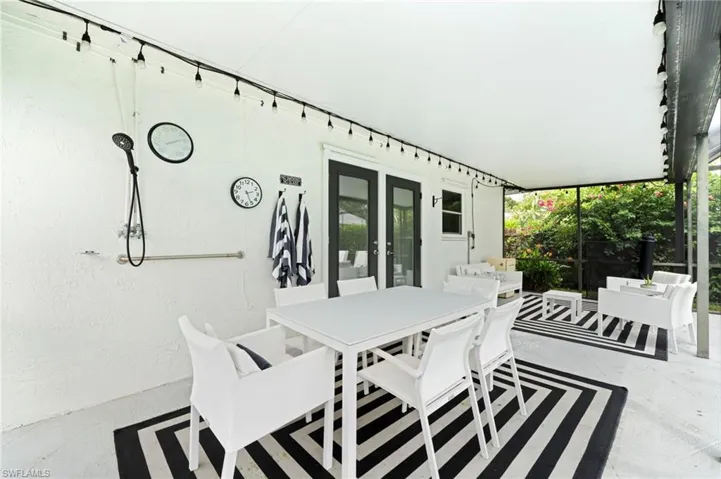 680  102nd N AVE, Naples, FL 34108