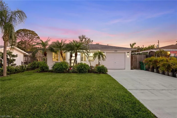 680  102nd N AVE, Naples, FL 34108