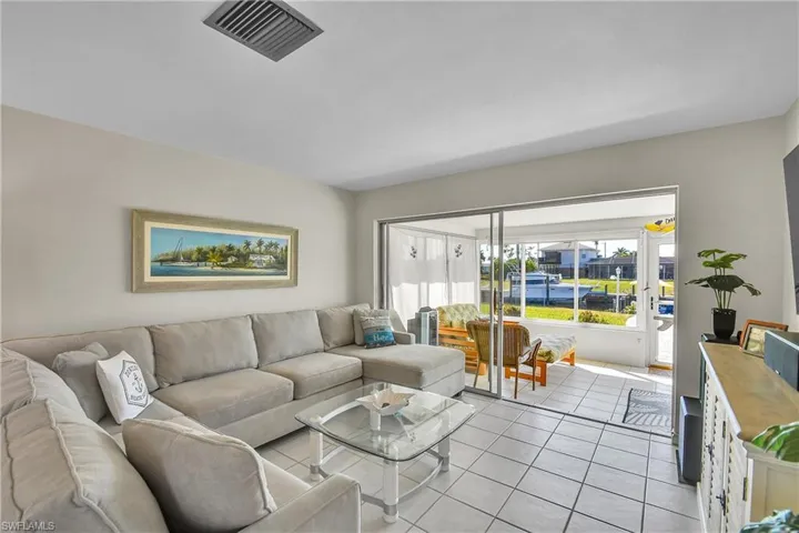Great flow to family/Florida room.