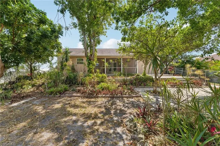1551  Evalena  LN, North Fort Myers, FL 33917