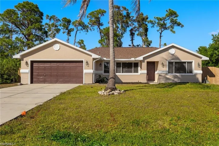8093  Caloosa  RD, Fort Myers, FL 33967