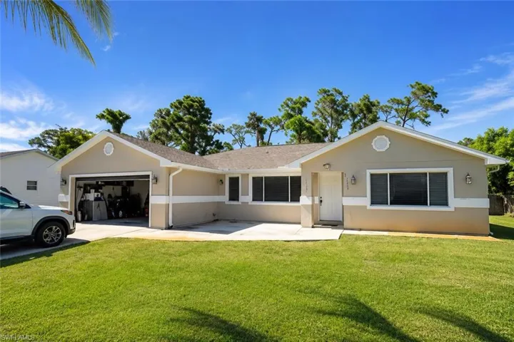 8093  Caloosa  RD, Fort Myers, FL 33967