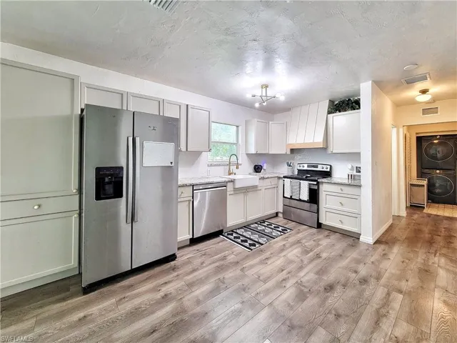 2524 Ne 5th Pl, Gainesville, Florida 32641