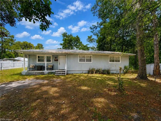 2524 Ne 5th Pl, Gainesville, Florida 32641