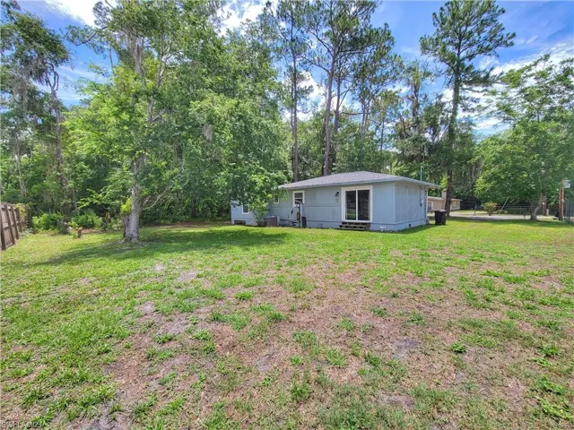 2524 Ne 5th Pl, Gainesville, Florida 32641