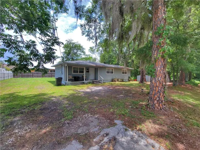 2524 Ne 5th Pl, Gainesville, Florida 32641