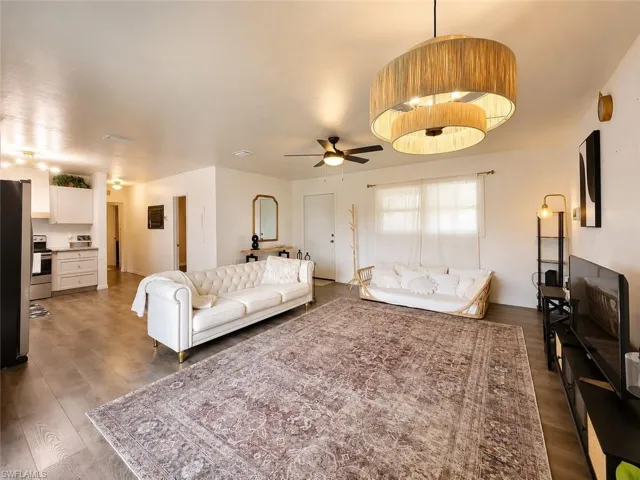 2524 Ne 5th Pl, Gainesville, Florida 32641