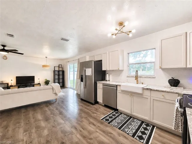 2524 Ne 5th Pl, Gainesville, Florida 32641