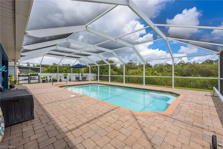 1103 Sw 18th Ave, Cape Coral, Florida 33991