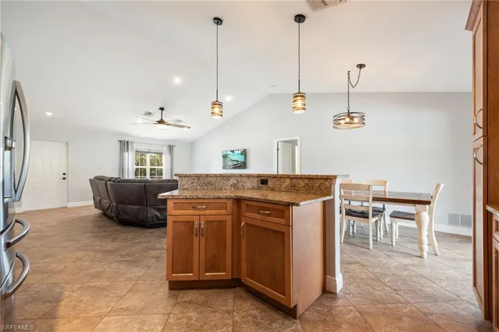 1103 Sw 18th Ave, Cape Coral, Florida 33991