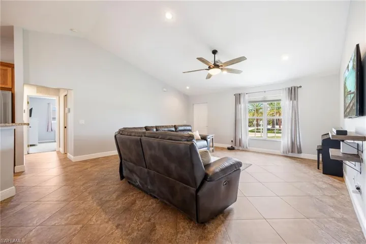1103 Sw 18th Ave, Cape Coral, Florida 33991