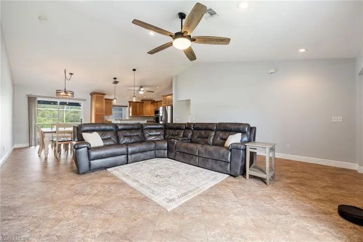1103 Sw 18th Ave, Cape Coral, Florida 33991