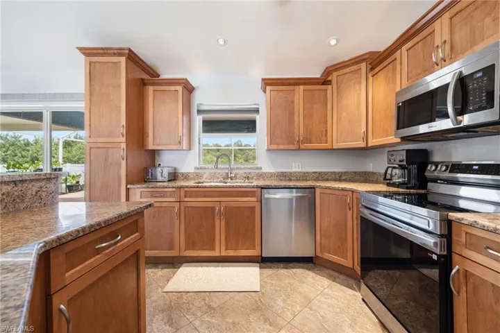 1103 Sw 18th Ave, Cape Coral, Florida 33991