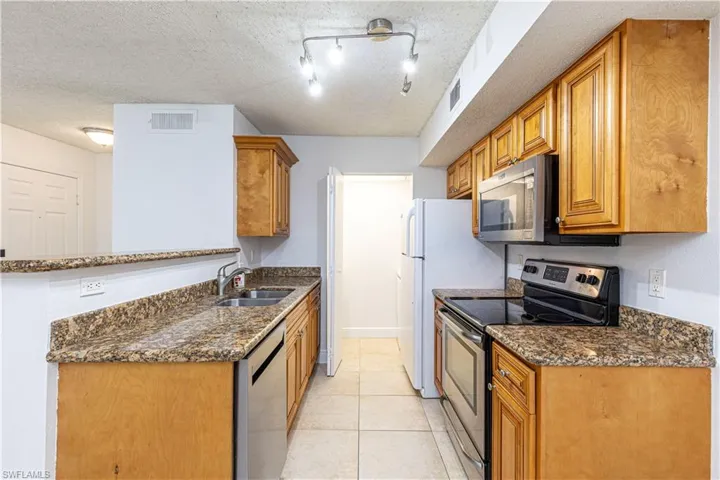 12610  Equestrian  CIR, Fort Myers, FL 33907