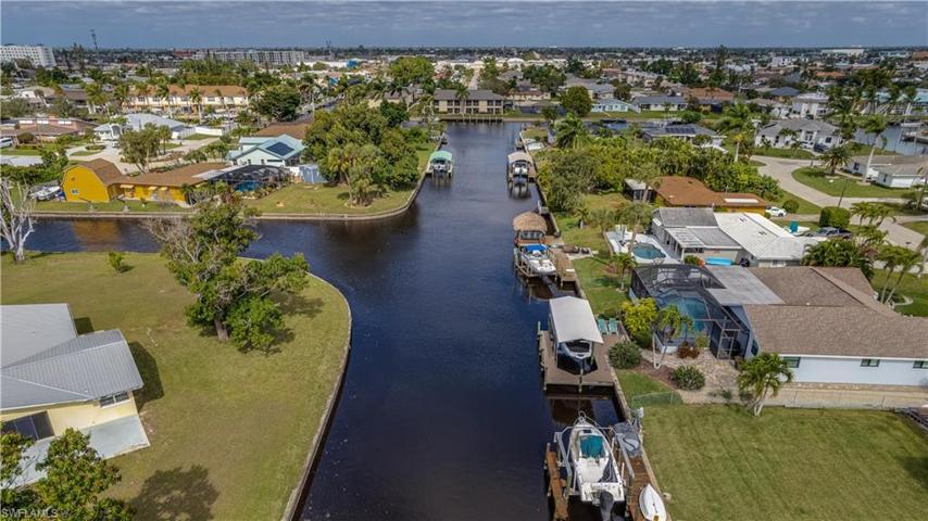 An oversized, intersecting gulf access canal lot is here and waiting for you!