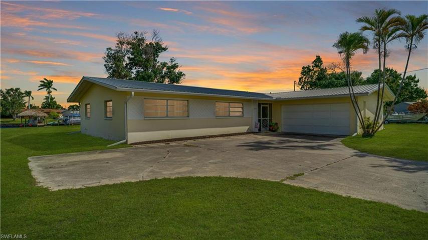 Let your imagination flow... Make your dreams cone true... Make SW Florida living a reality. The footprint is here. You add your "needs" and "wants"!