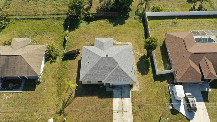 Aerial view of property and surrounding area