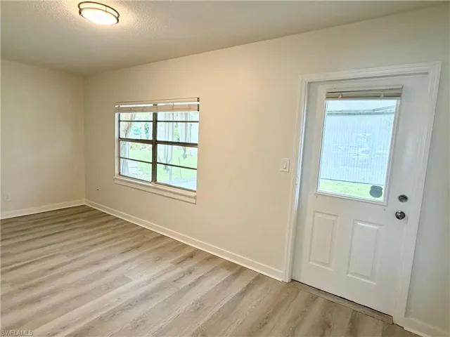Den/ Flex Room