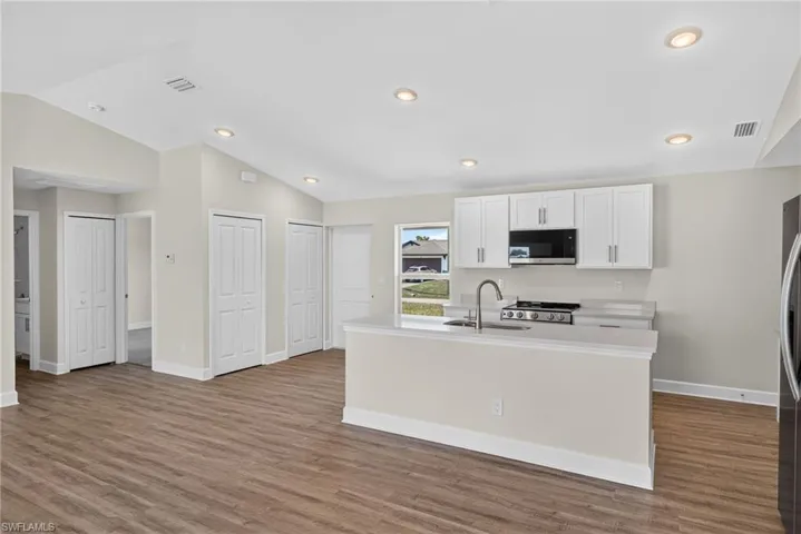 105 Nw 9th Ter, Cape Coral, Florida 33993