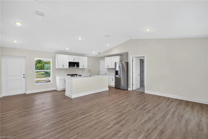 105 Nw 9th Ter, Cape Coral, Florida 33993