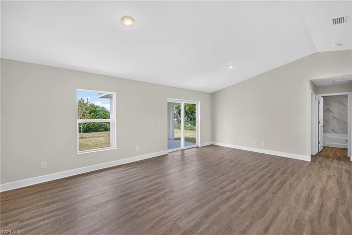 105 Nw 9th Ter, Cape Coral, Florida 33993