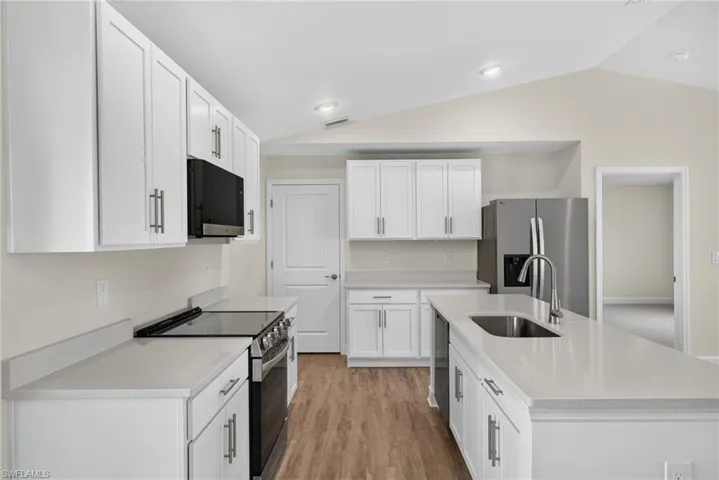 105 Nw 9th Ter, Cape Coral, Florida 33993
