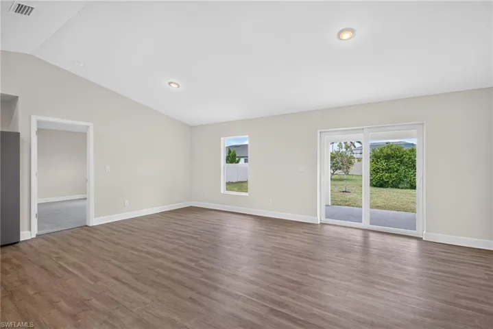 105 Nw 9th Ter, Cape Coral, Florida 33993