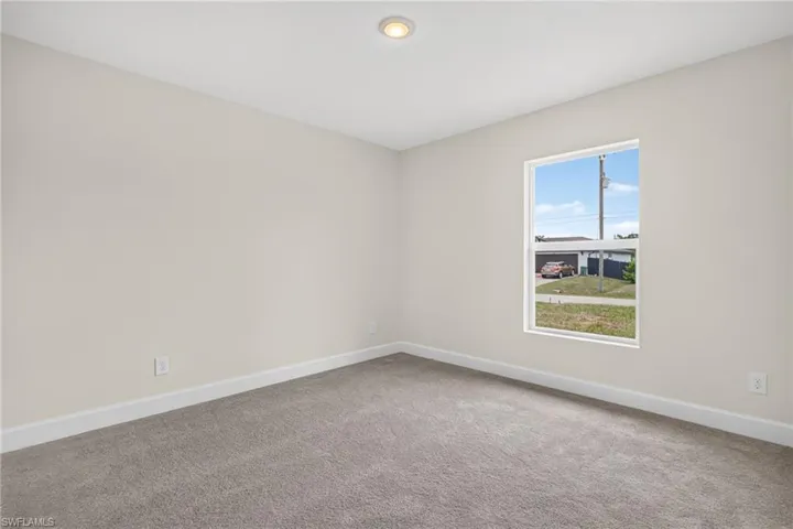 105 Nw 9th Ter, Cape Coral, Florida 33993