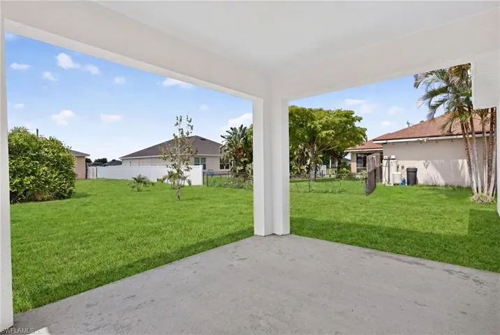 105 Nw 9th Ter, Cape Coral, Florida 33993