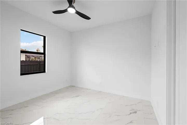 Empty room with ceiling fan