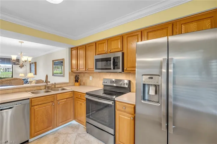 221  Fox Glen  DR, Naples, FL 34104