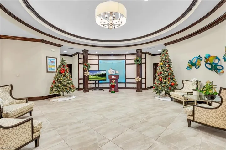 221  Fox Glen  DR, Naples, FL 34104