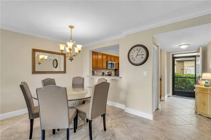 221  Fox Glen  DR, Naples, FL 34104